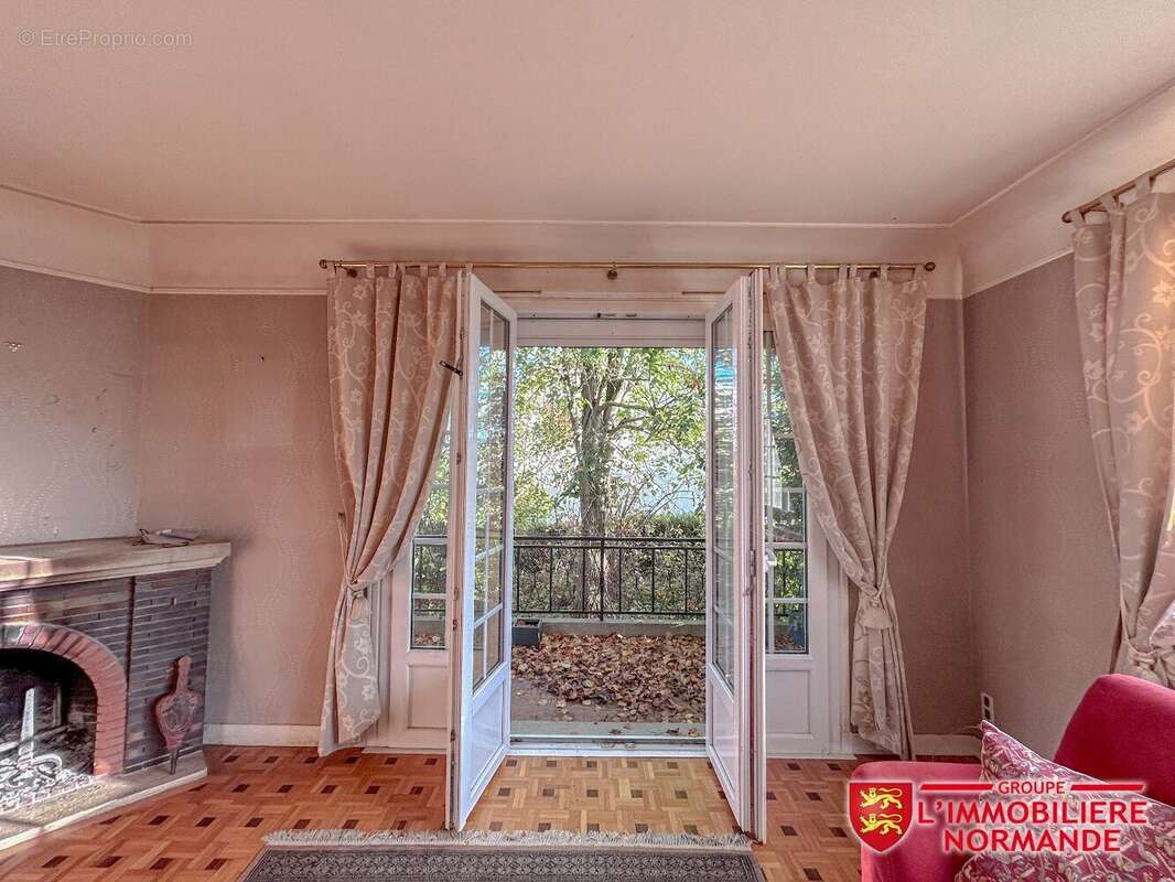 Maison à ROSNY-SUR-SEINE