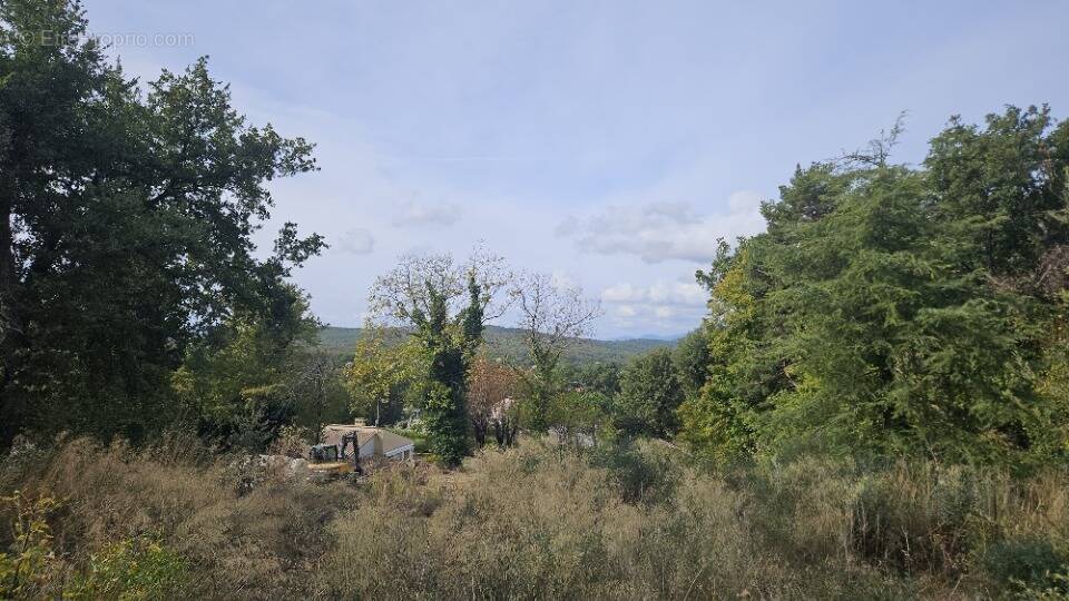 Terrain à SAINT-VALLIER-DE-THIEY