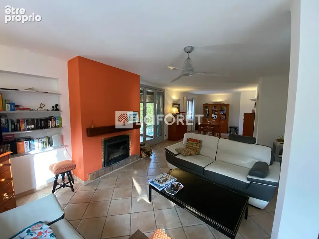 Opio villa avec piscine, vue dégagée et beau terrain de 2 950 m2 - photo 2