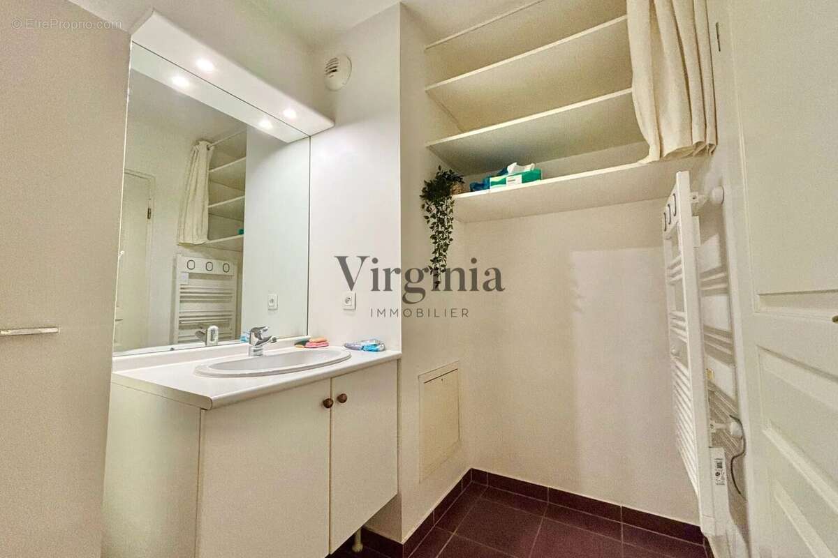 Appartement à CHARENTON-LE-PONT