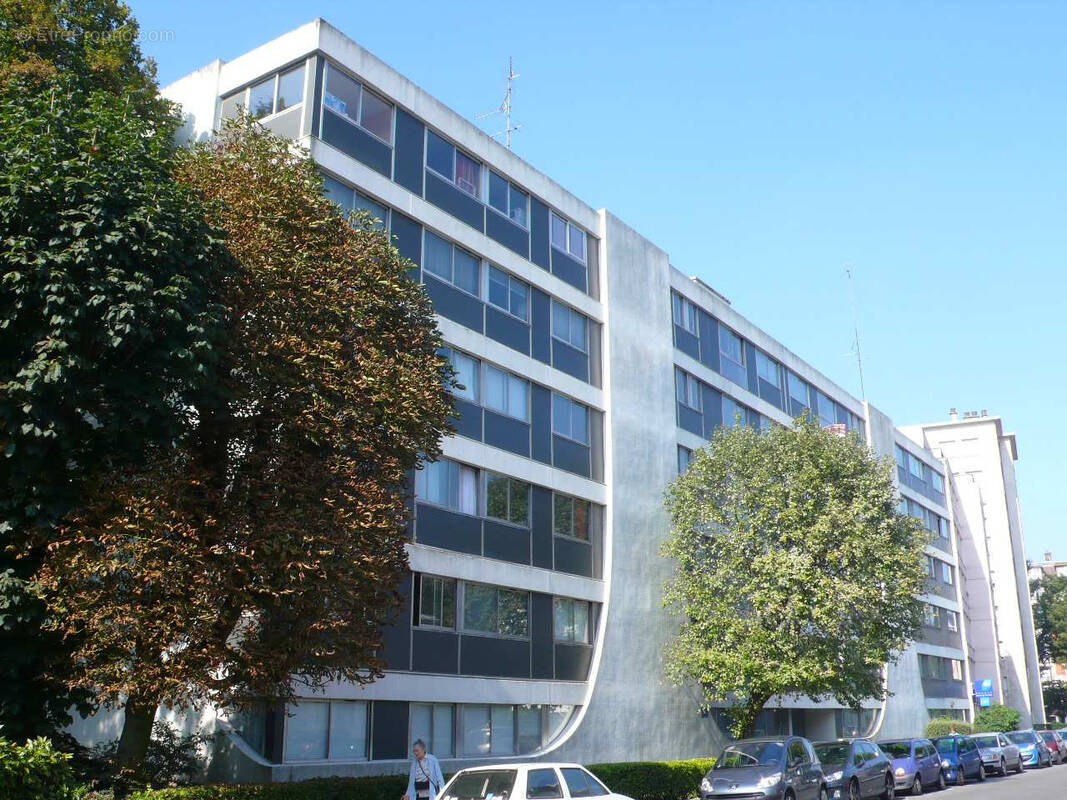Parking à LA MADELEINE
