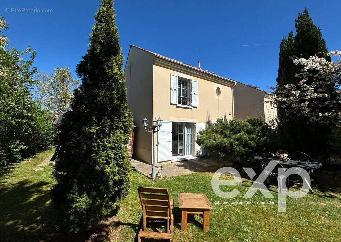 Maison à BAILLY-ROMAINVILLIERS