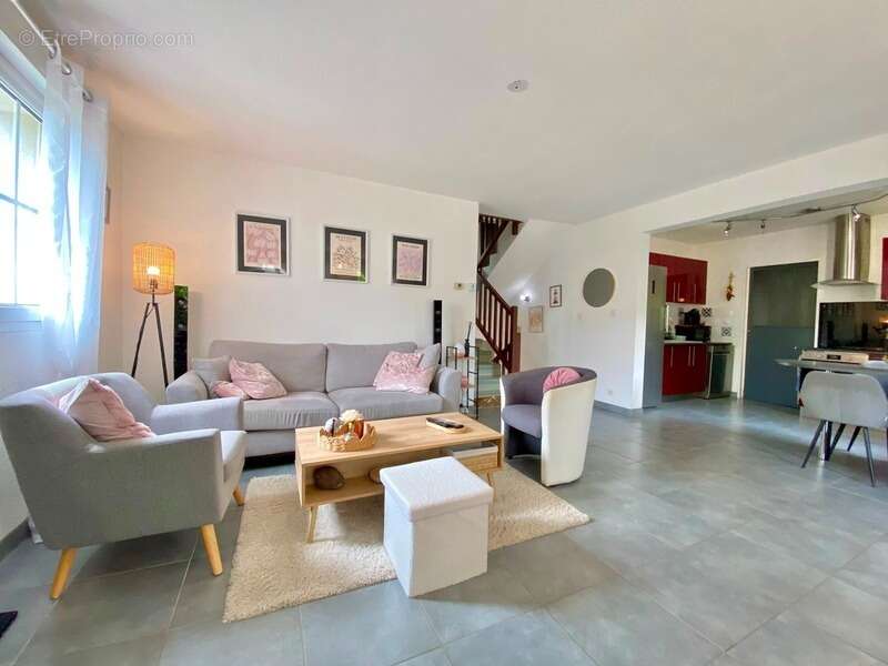 Maison familiale – 113 m² – 4 chambres – jardin – garage – glos (14100) - photo 5