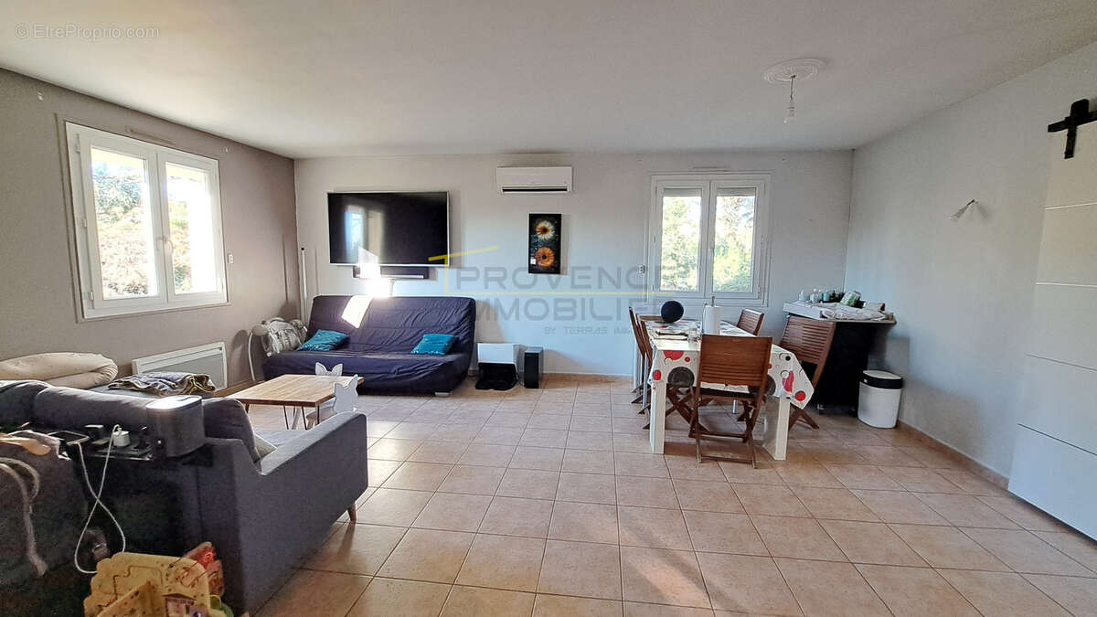 Maison à MONTELIMAR