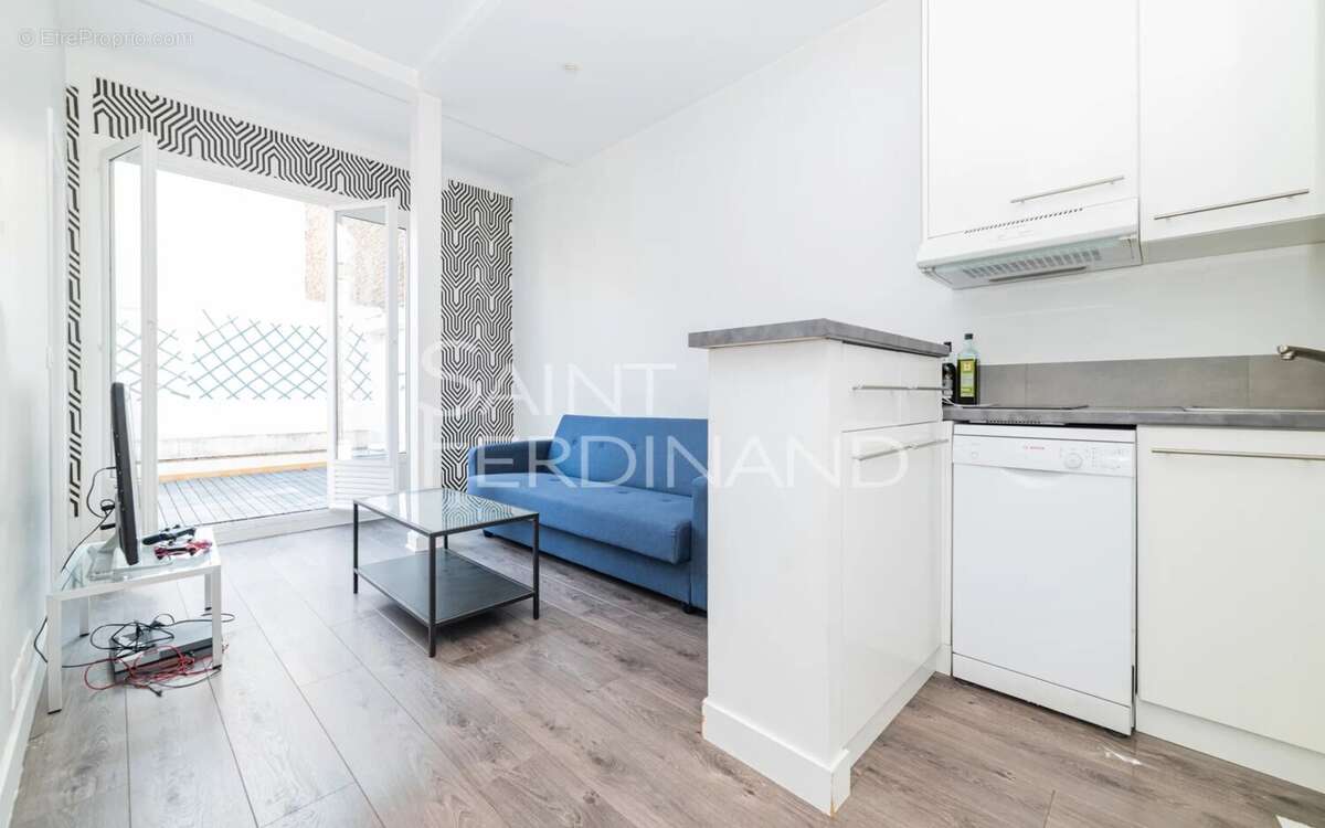 Appartement à PARIS-17E