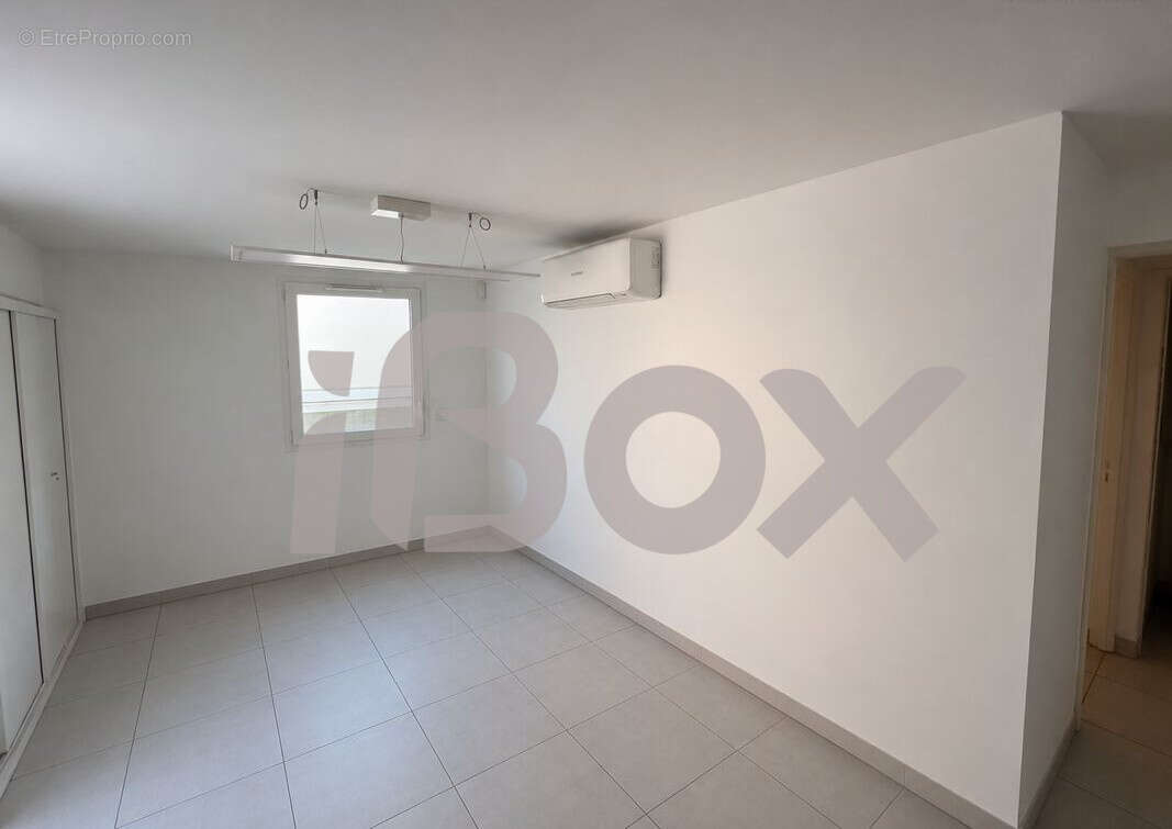 Toulon champ de mars bureaux climatises pmr garage double ascenseur - photo 3
