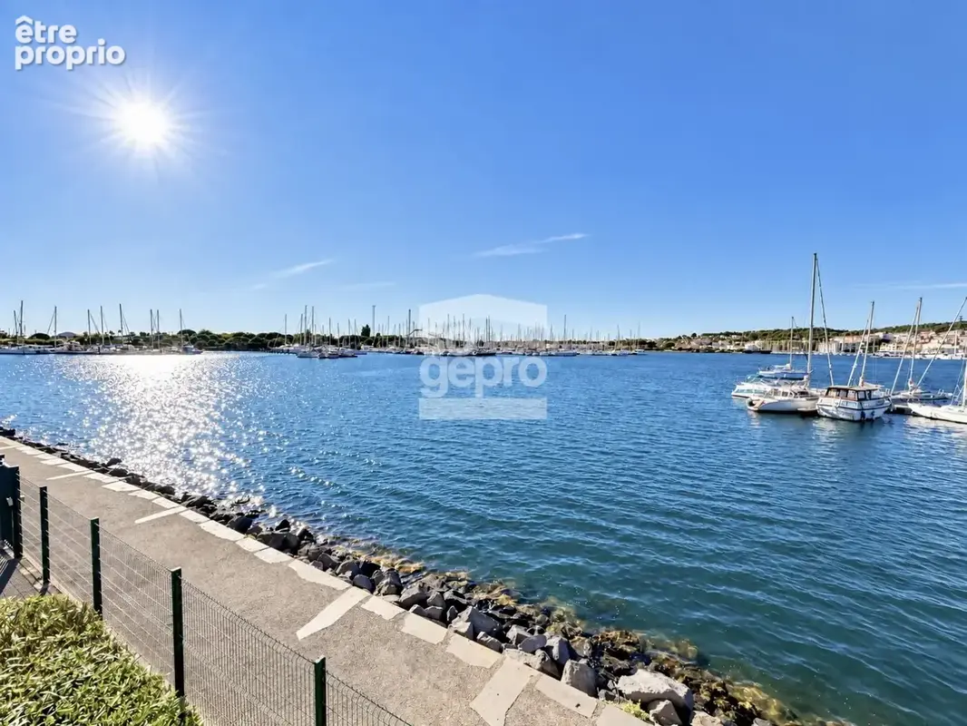 Réf : 2344 - Vente Appartement 2 Pièces duplex avec parking et superbe vue sur le Port ! - photo 5