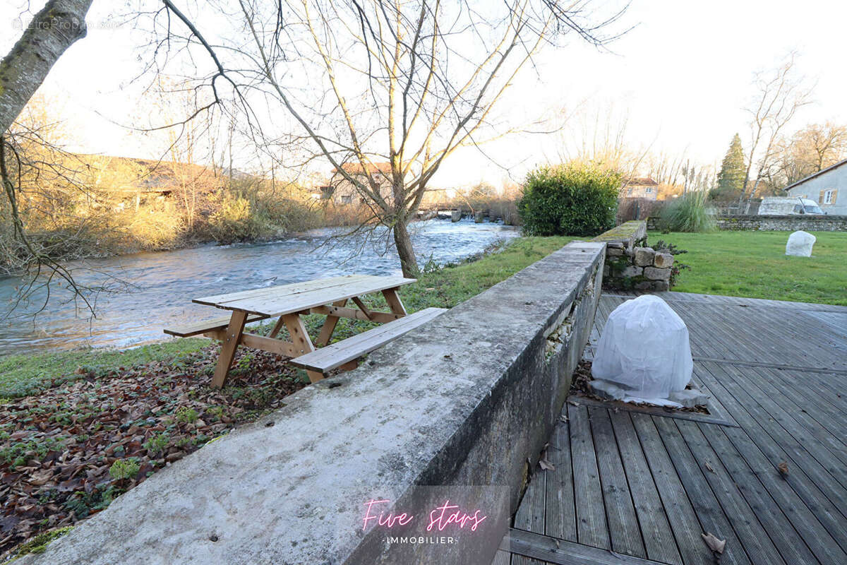 Maison à TILLY-SUR-MEUSE