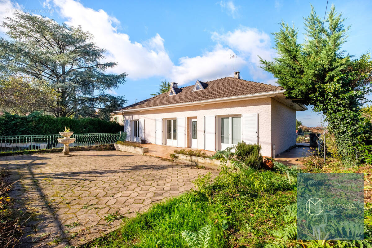 Maison à SAINT-PIERRE-DE-CHANDIEU