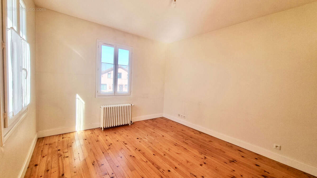 Maison à PONT-DU-CHATEAU