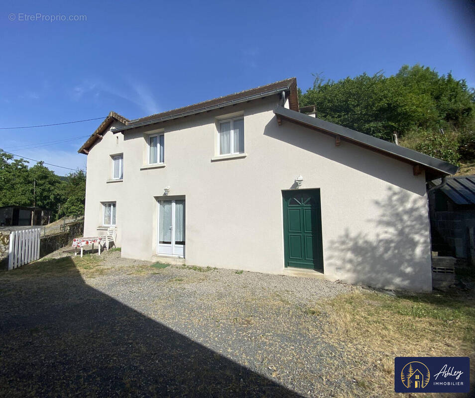 Maison 4 pièces CHAMPS SUR TARENTAINE - Maison à CHAMPS-SUR-TARENTAINE-MARCHAL