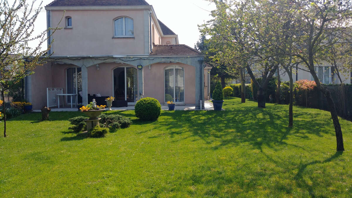 Maison à AULNAY-SOUS-BOIS