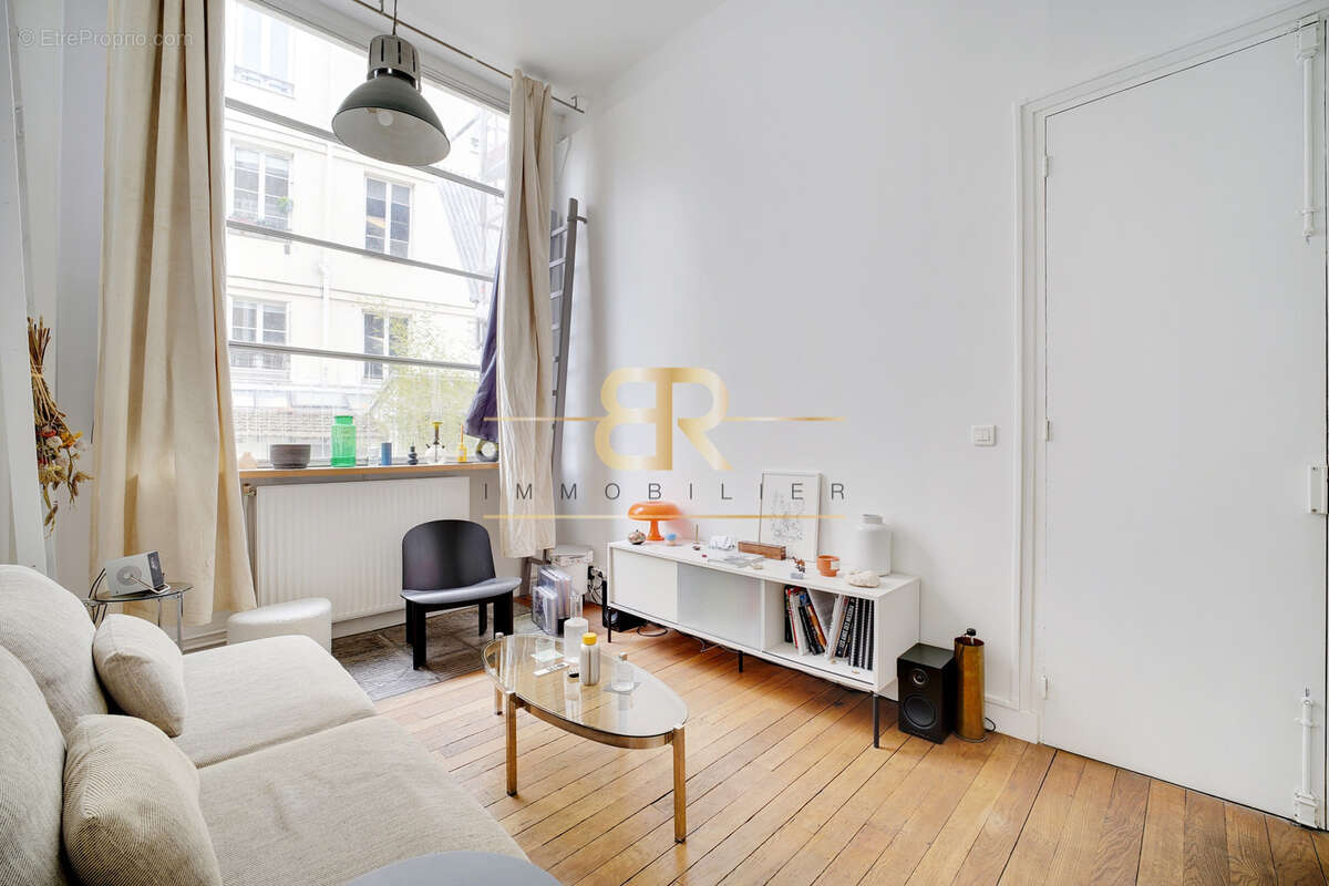 Appartement à PARIS-10E