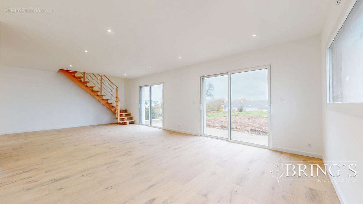 Maison 109 m² à Ploneour-Lanvern  - photo 2