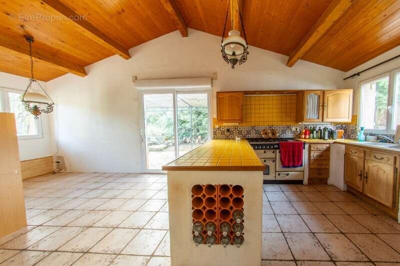 Pardailhan – maison familiale – 5 pièces – piscine – véranda – terrain clos 4973m² – panneaux solaires – calme – climatisation – - photo 5