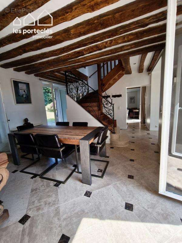 Demeure ancienne rénovée  11 pièces - 7 chambres - photo 9