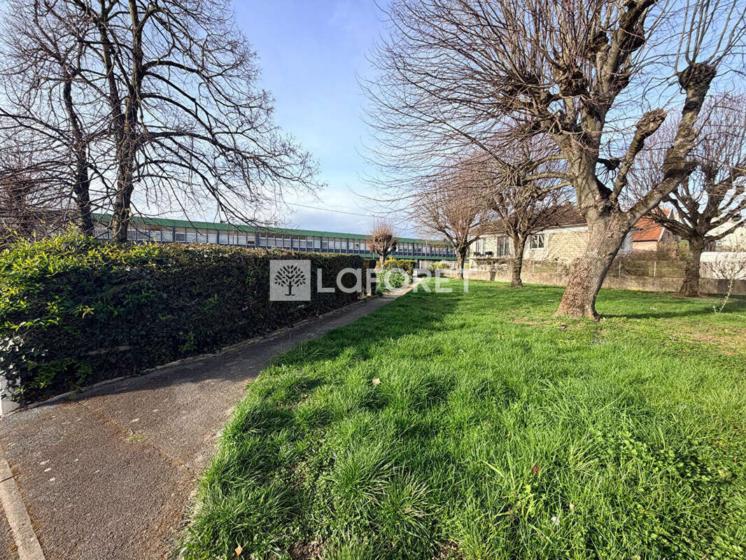 Terrain à CHALONS-EN-CHAMPAGNE