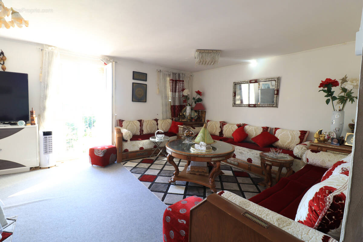 Appartement à LUNEL