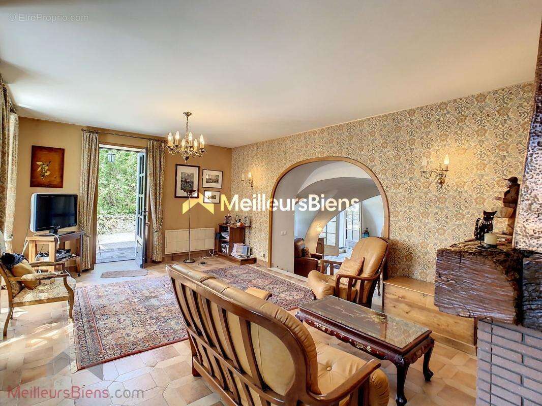Maison à SAINT-MARTIN-SUR-LA-CHAMBRE