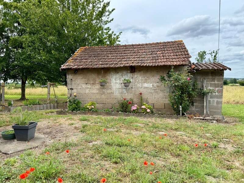Exclusivité - Maison à vendre 6 pièces COULANGES (03) - photo 4