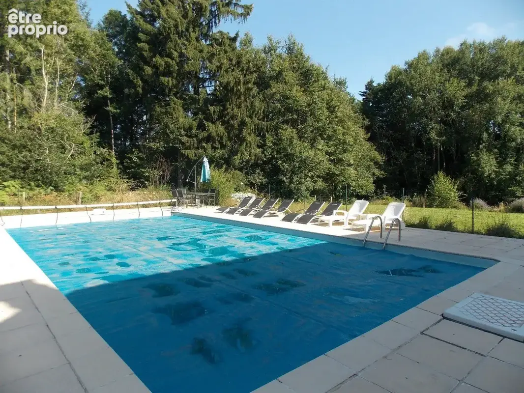 Belle maison individuelle en pierre rénovée de 6 chambres avec belle piscine et grand jardin attenant. - photo 18