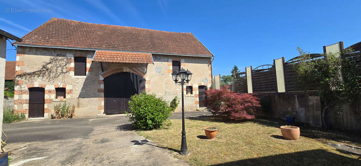 Maison de caractère 5 chambres avec dépendances et grand terrain - photo 15