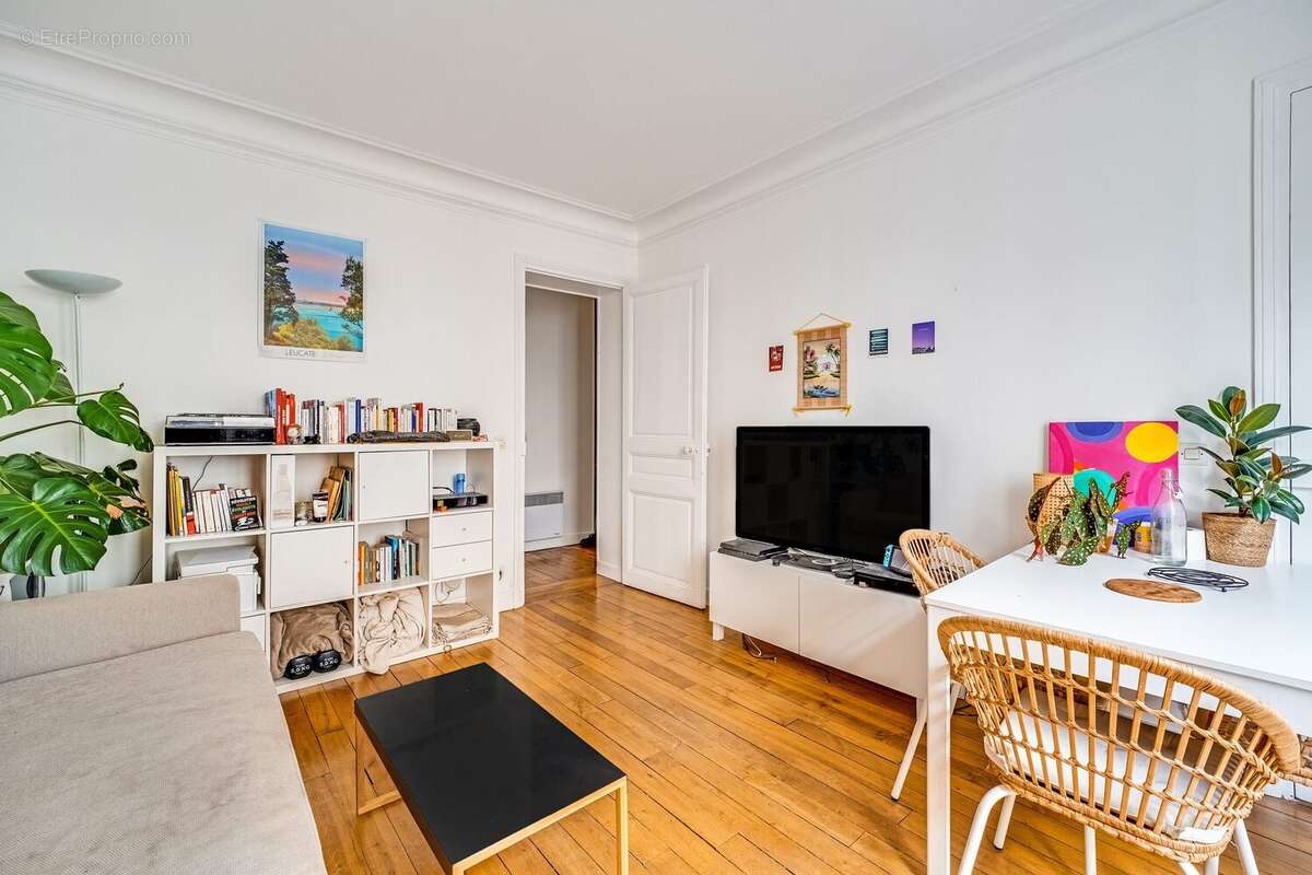 Appartement à PARIS-14E