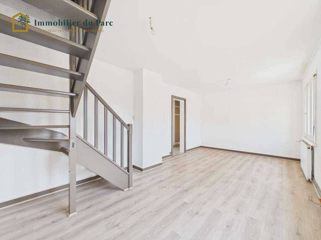 Maison à rénover avec terrain constructible – Investissement ou projet de vie au calme à Valdoie - photo 4