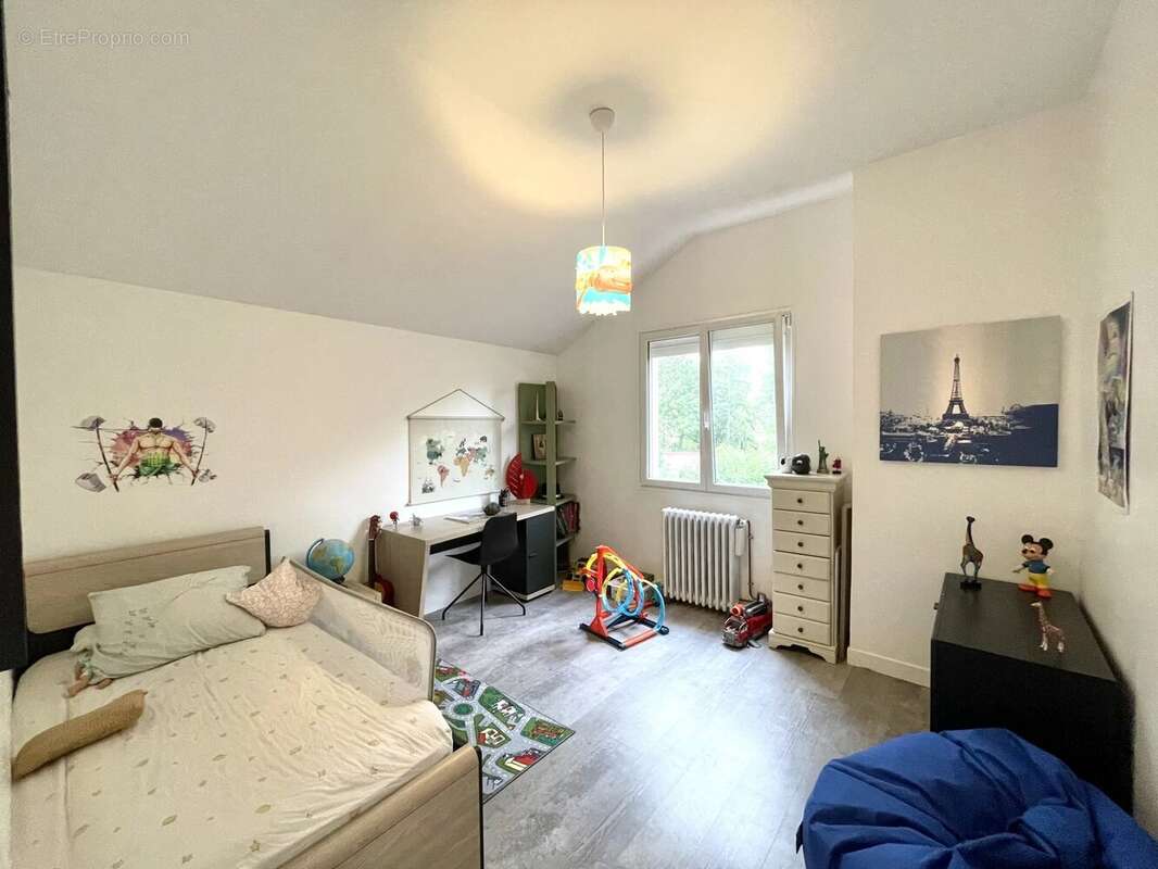 Maison à VERRIERES-LE-BUISSON