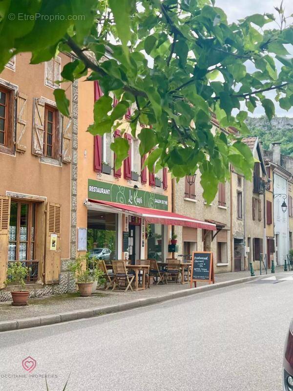 Commerce à LE MAS-D&#039;AZIL