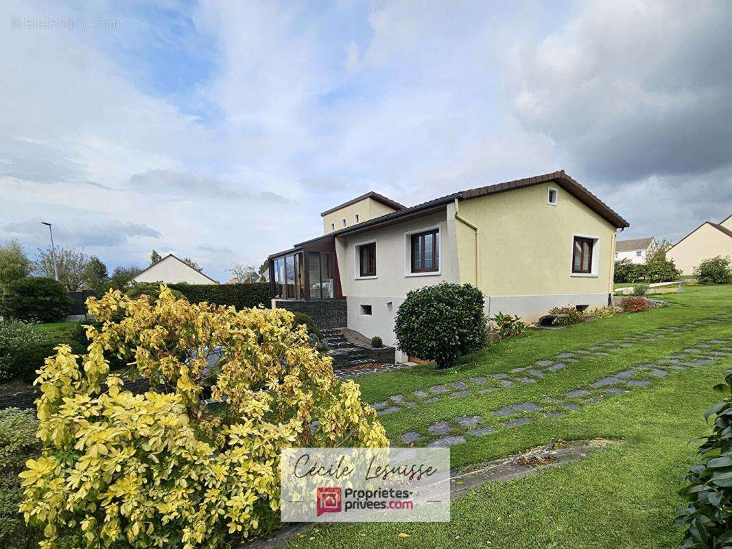 Maison à GRUCHET-LE-VALASSE