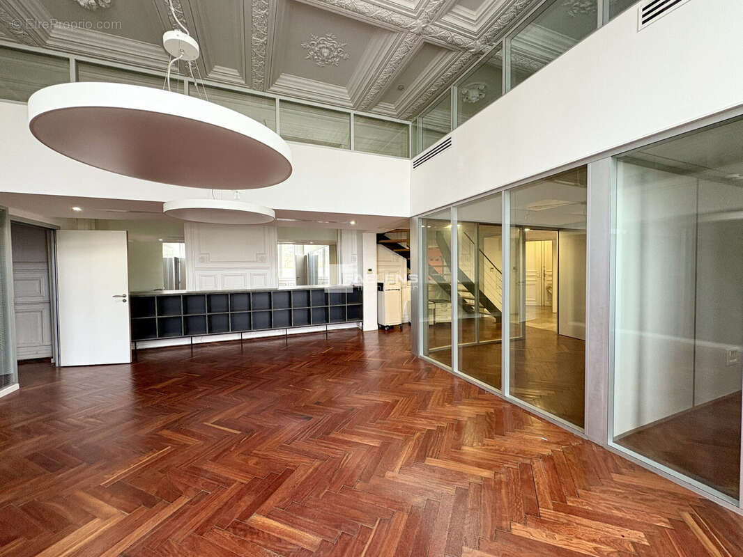 Commerce 220 m² à Lille  - photo 4