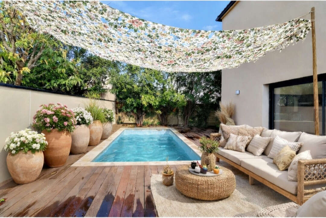 Maison à GALLARGUES-LE-MONTUEUX