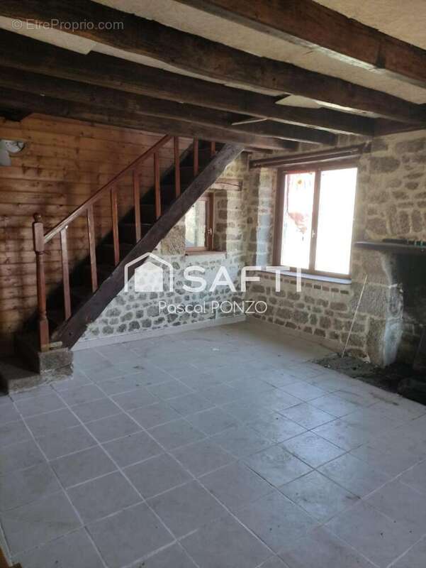 Maison 120 m² à Saint-Yrieix-Les-Bois  - photo 7