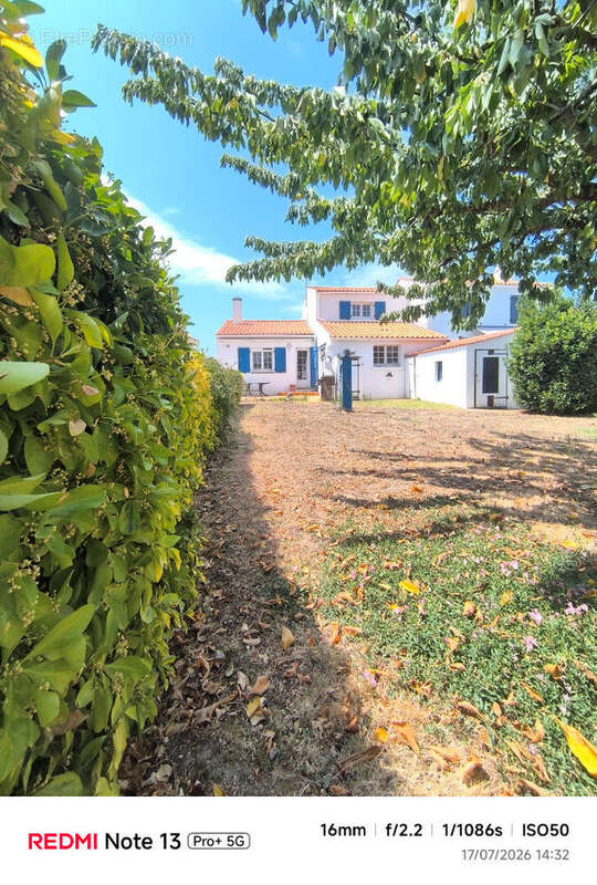 Maison 3 chambres proche des plages + Studio + T2  sur environ 500m2 - photo 2