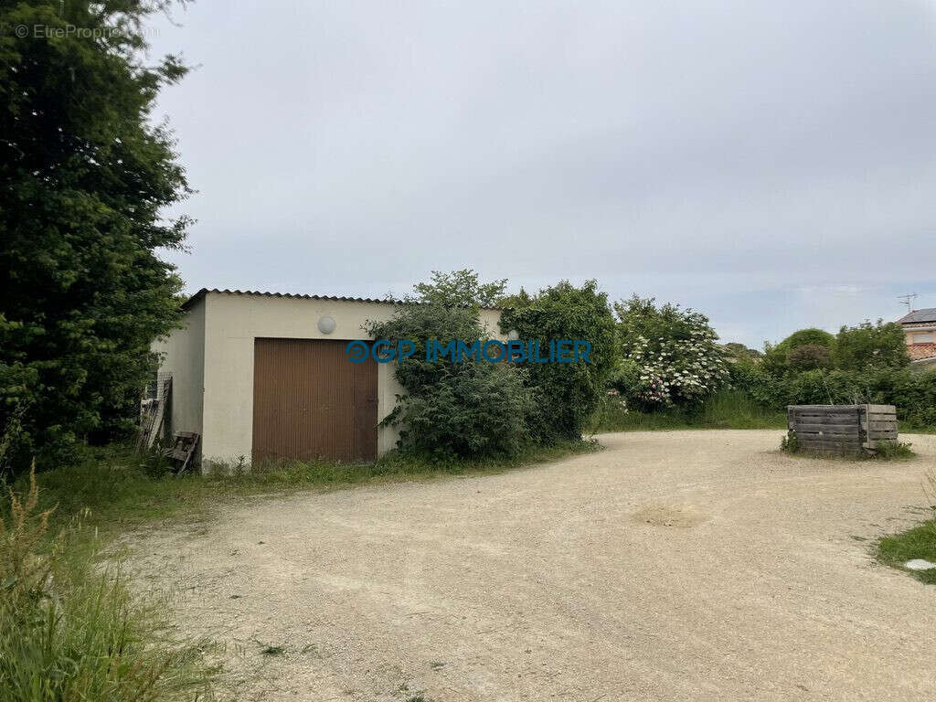 Terrain à SAINT-JORY