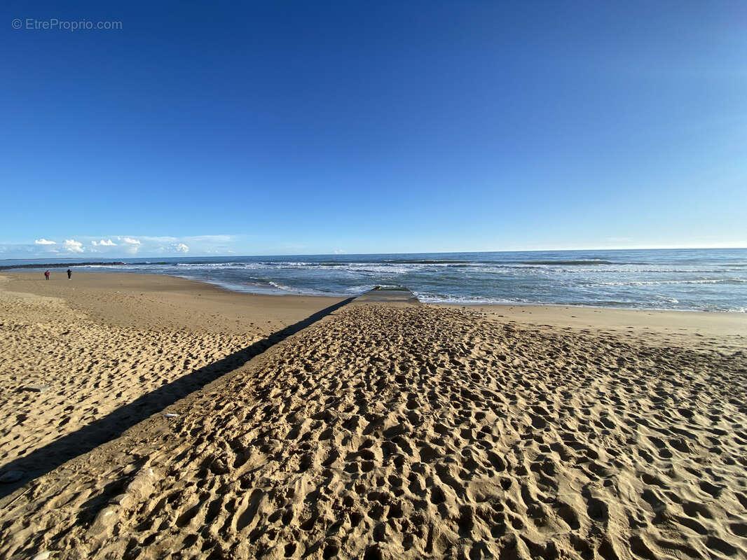 Terrain à JARD-SUR-MER