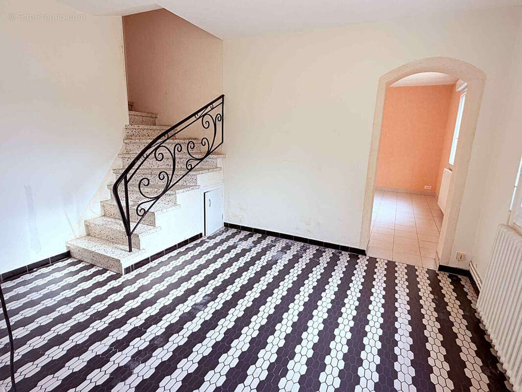 Maison à SAINT-SULPICE-ET-CAMEYRAC