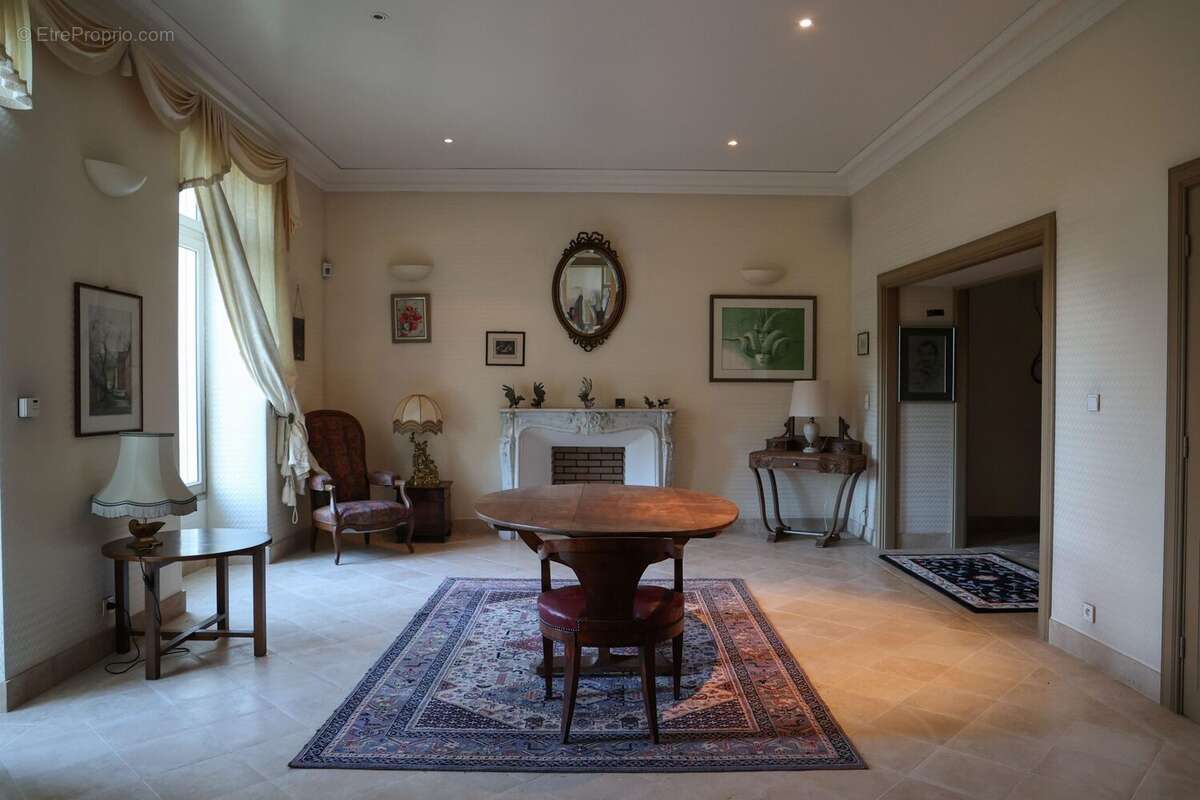 Maison 660 m² à Redon  - photo 4