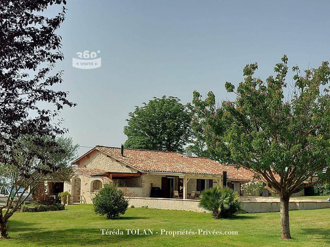 Maison à LAYRAC