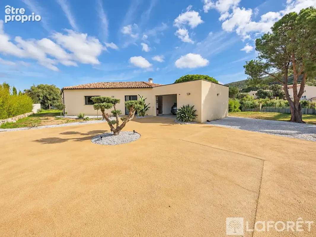 CALVI Élégante villa contemporaine de plain-pied avec piscine à débordement - photo 3