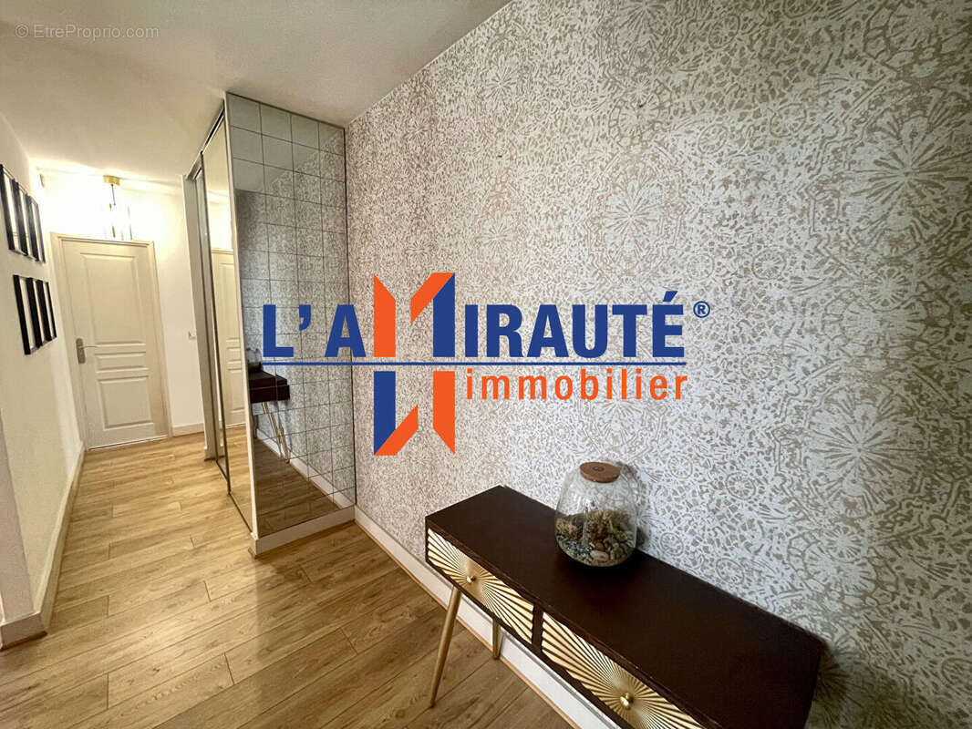 Appartement à SARTROUVILLE