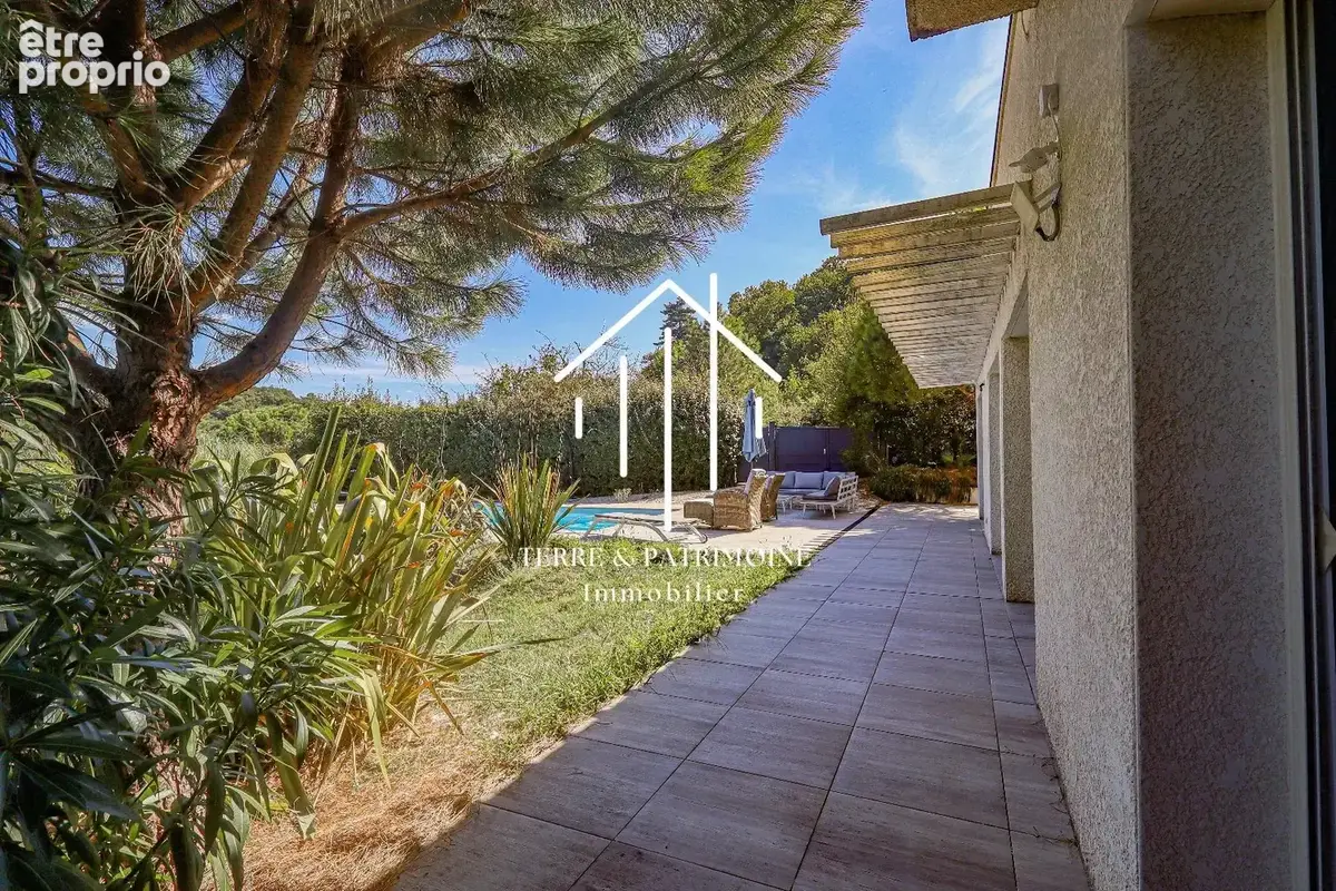 CHAZEAUX – Maison contemporaine de plain-pied avec piscine chauffée - photo 5