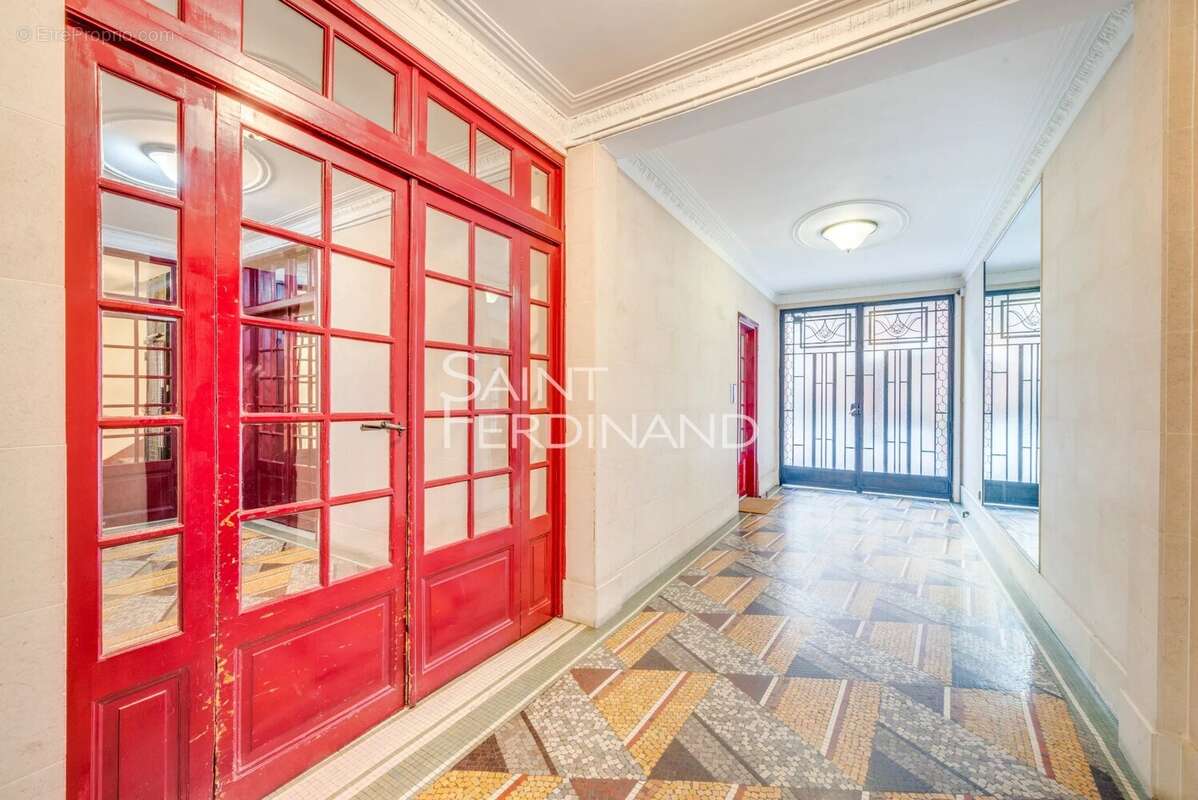 Appartement à NEUILLY-SUR-SEINE
