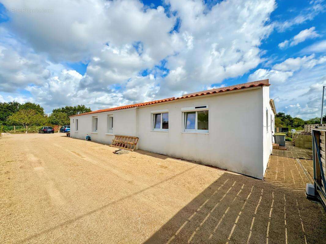 Maison à COMMEQUIERS