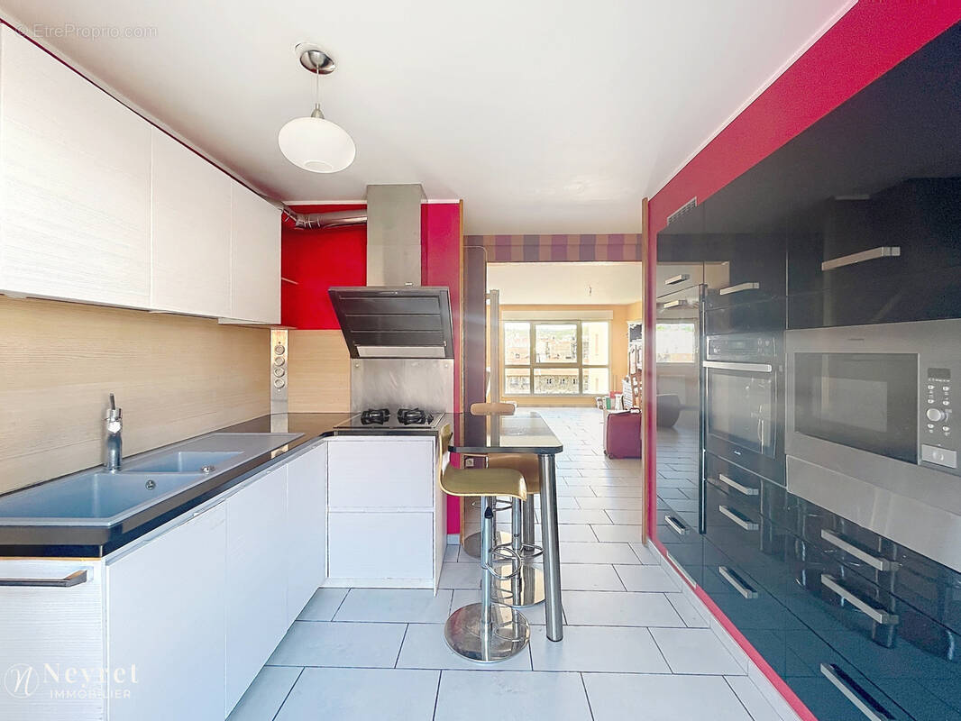 Appartement à SAINT-ETIENNE