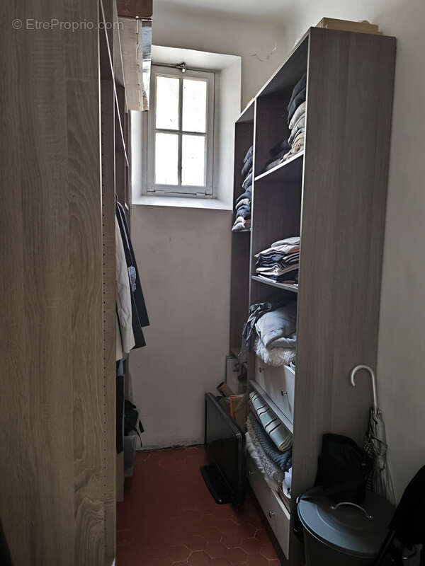 Appartement à MARSEILLE-4E
