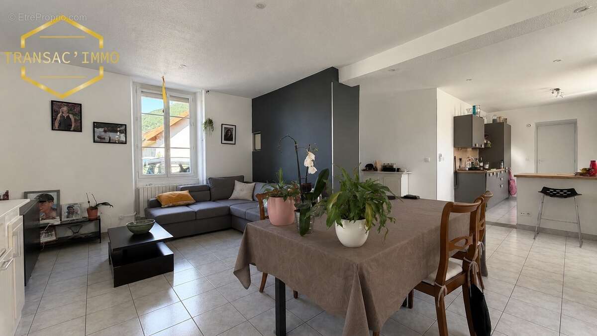 Maison 150 m² à Saint-Georges-De-Commiers  - photo 8