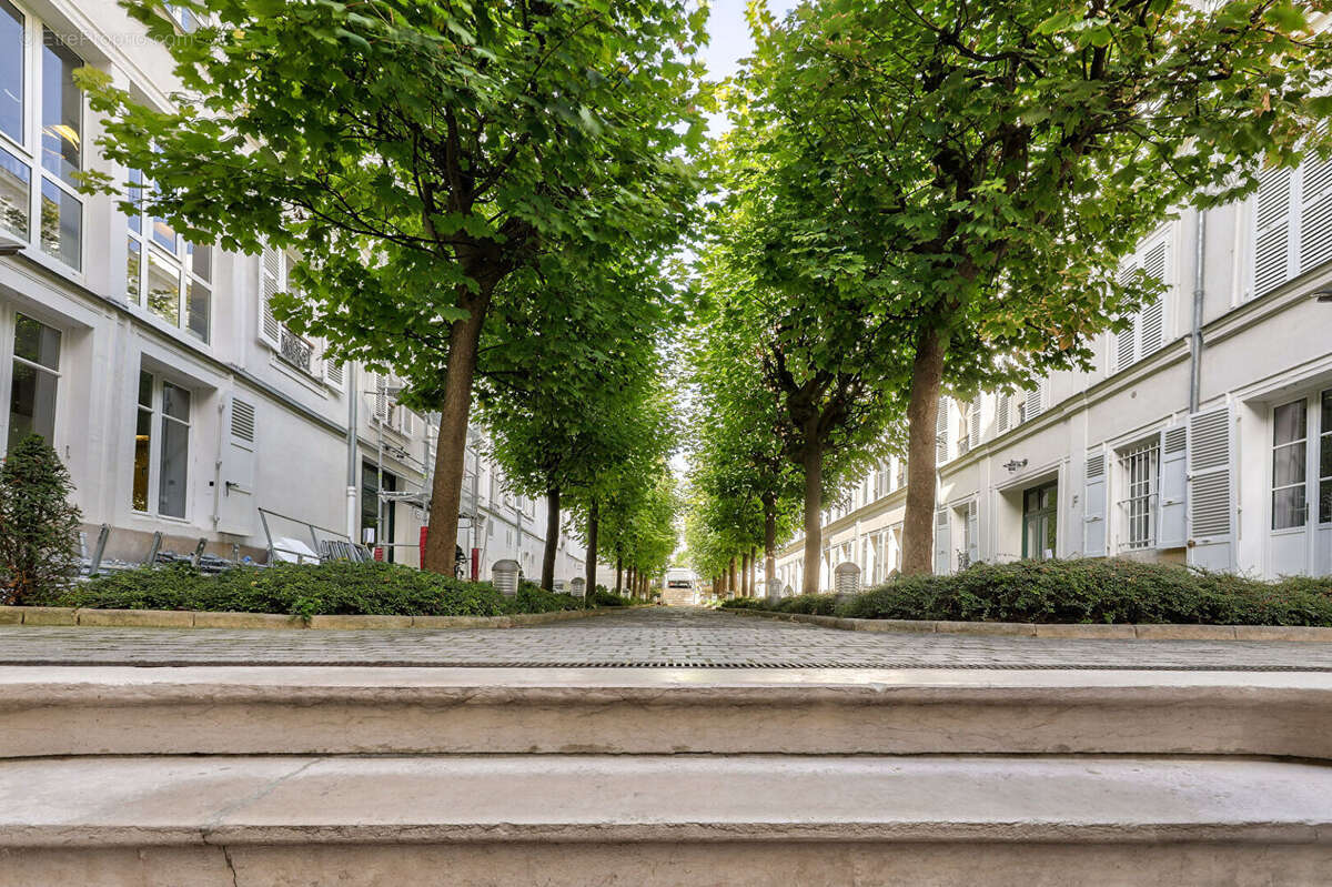 Appartement à PARIS-8E