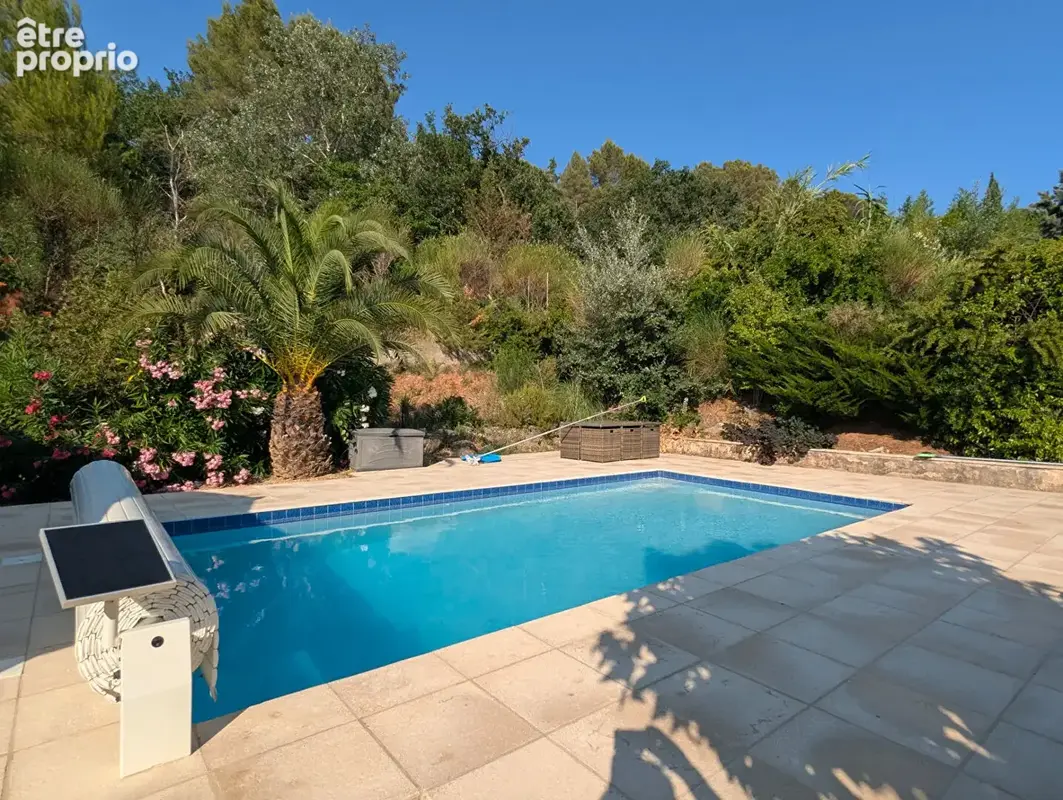 VILLECROZE, maison de plain-pied 130 m², 3 chambres, piscine, garage, terrain de 3 300 m² - photo 2